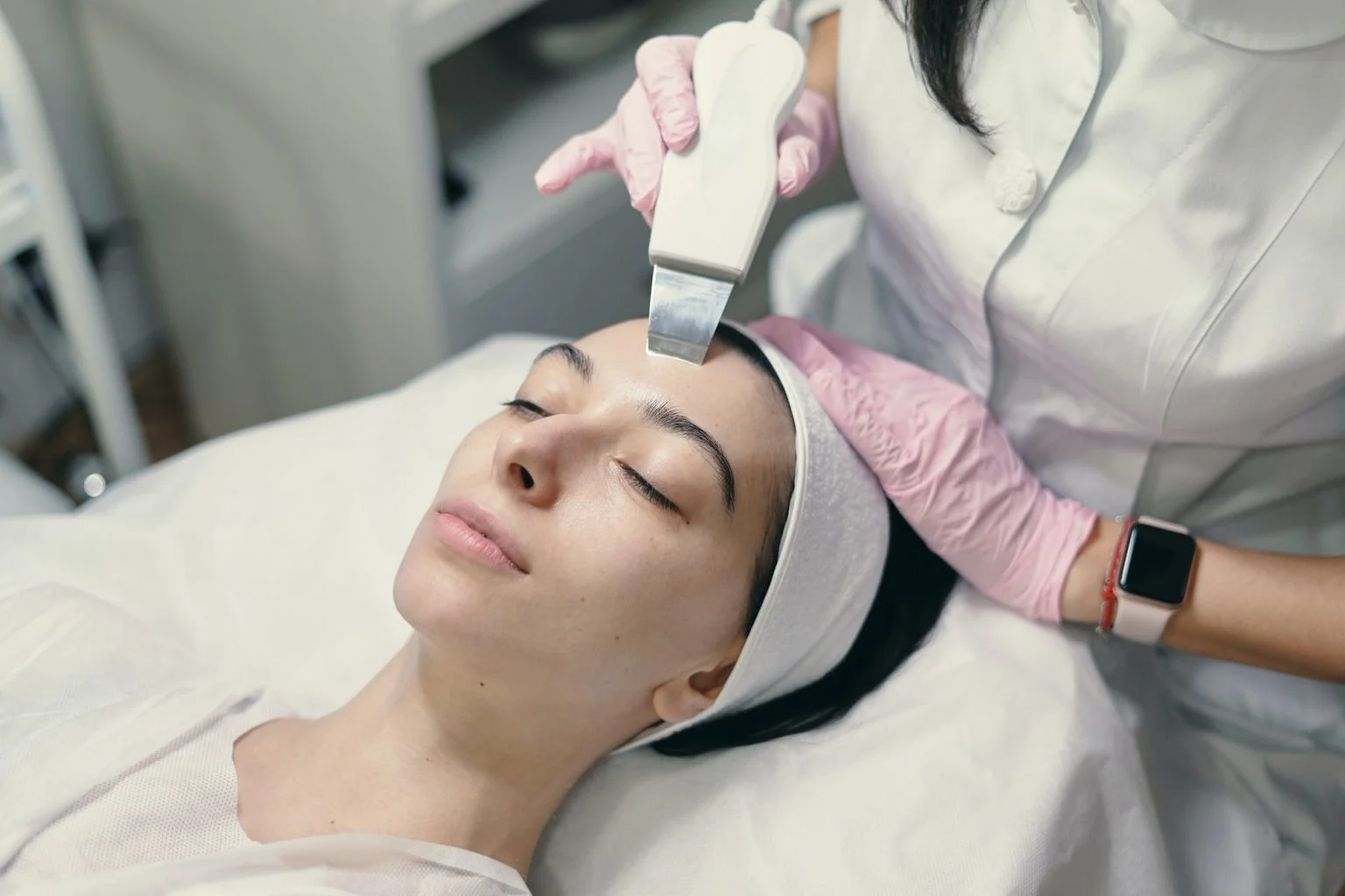 rejuvenating-facial-treatment-1536x1024